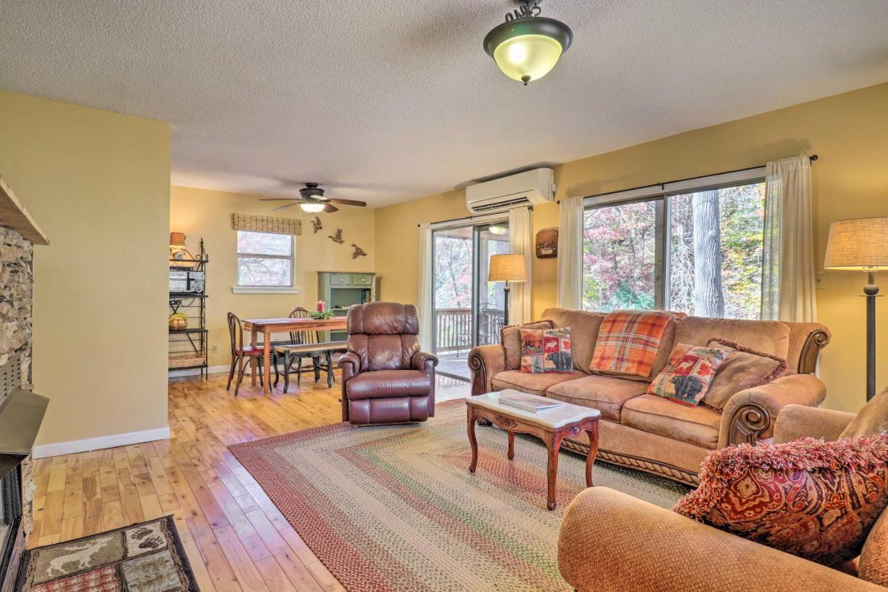 Creekside Retreat With Deck, 18 Miles To Wolf Ridge Villa Weaverville Buitenkant foto