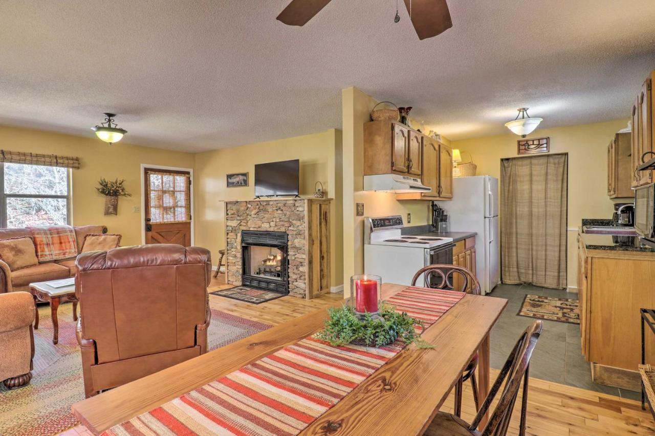 Creekside Retreat With Deck, 18 Miles To Wolf Ridge Villa Weaverville Buitenkant foto