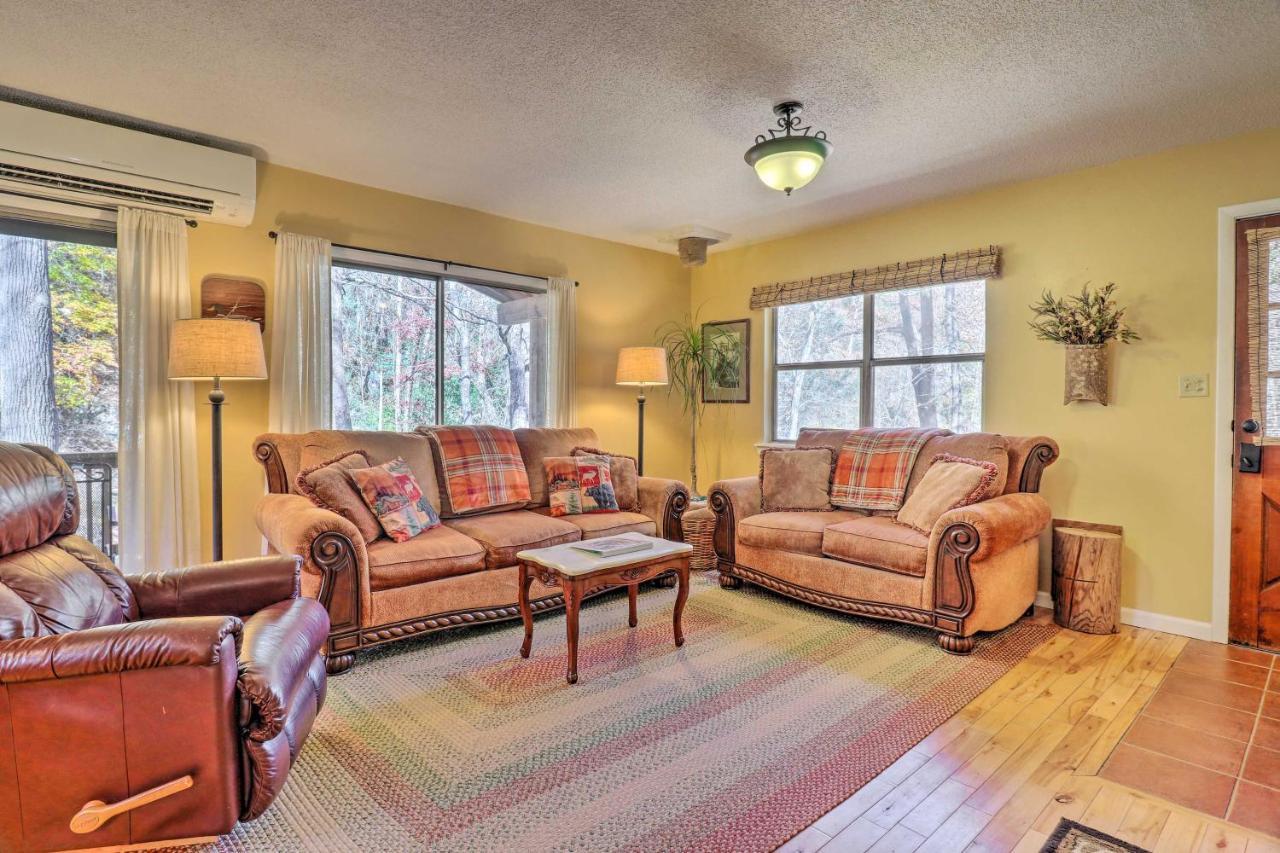 Creekside Retreat With Deck, 18 Miles To Wolf Ridge Villa Weaverville Buitenkant foto
