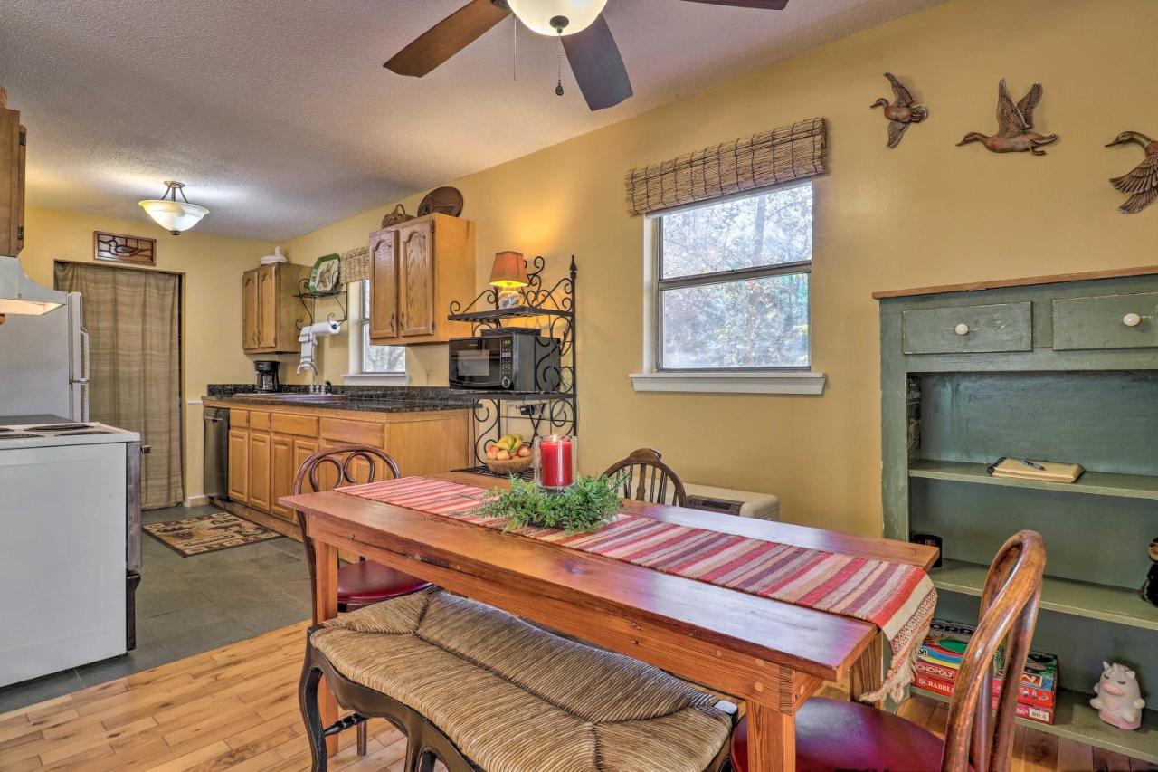 Creekside Retreat With Deck, 18 Miles To Wolf Ridge Villa Weaverville Buitenkant foto