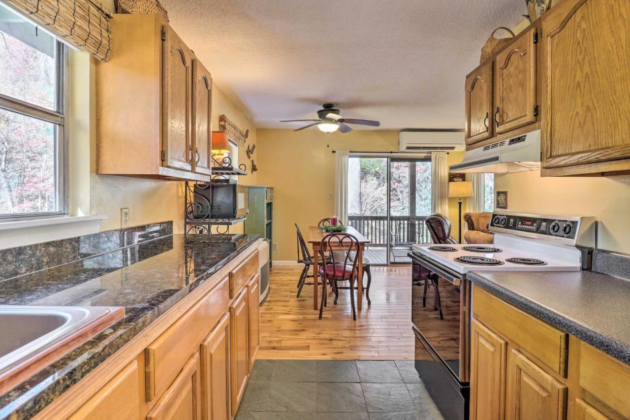 Creekside Retreat With Deck, 18 Miles To Wolf Ridge Villa Weaverville Buitenkant foto